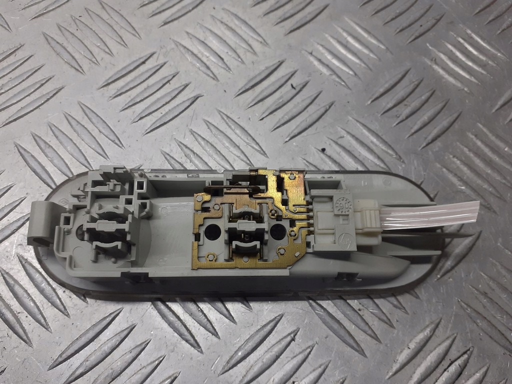 фото №3, Освітлення кабіни renault clio iii 1.5 dci 8200074362