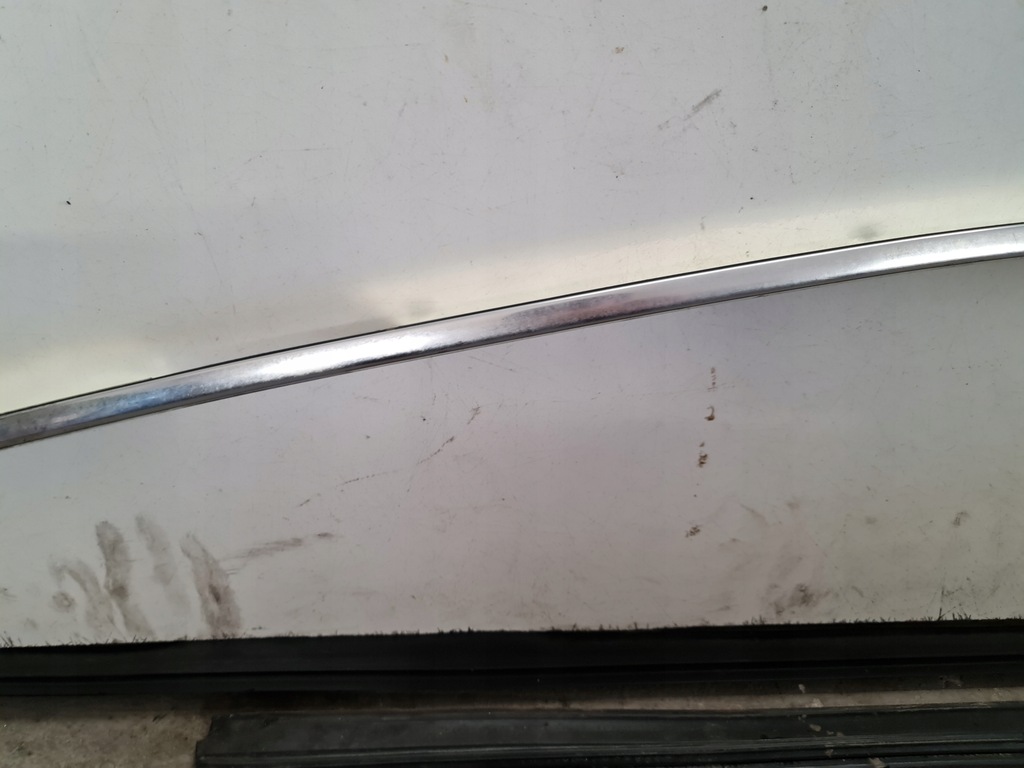 фото №4, Молдинг хром дахова a8 d2 long права 4d4853704b