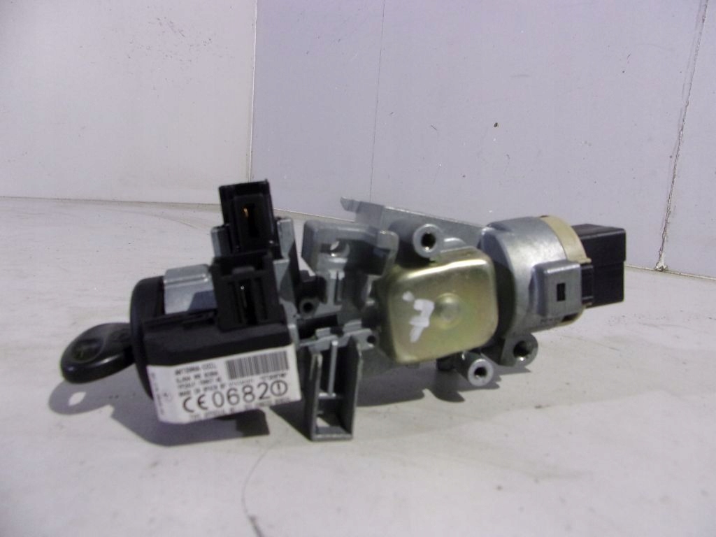 фото №1, Mazda 2 i замок запалювання з ключ