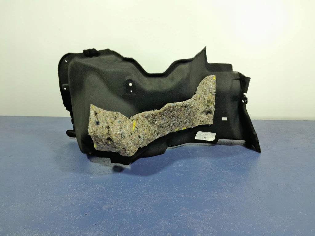 фото №4, Toyota corolla e16 xi sedan обивка обшивка багажника правый