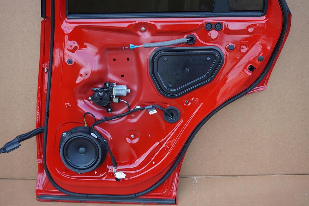 фото №8, Дверь правое задние audi q2 81a ly3u