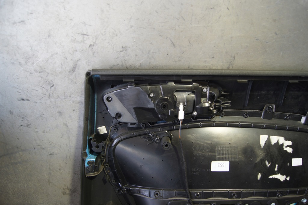 фото №7, Обивка дверь audi оригинальный номер 8x4868115