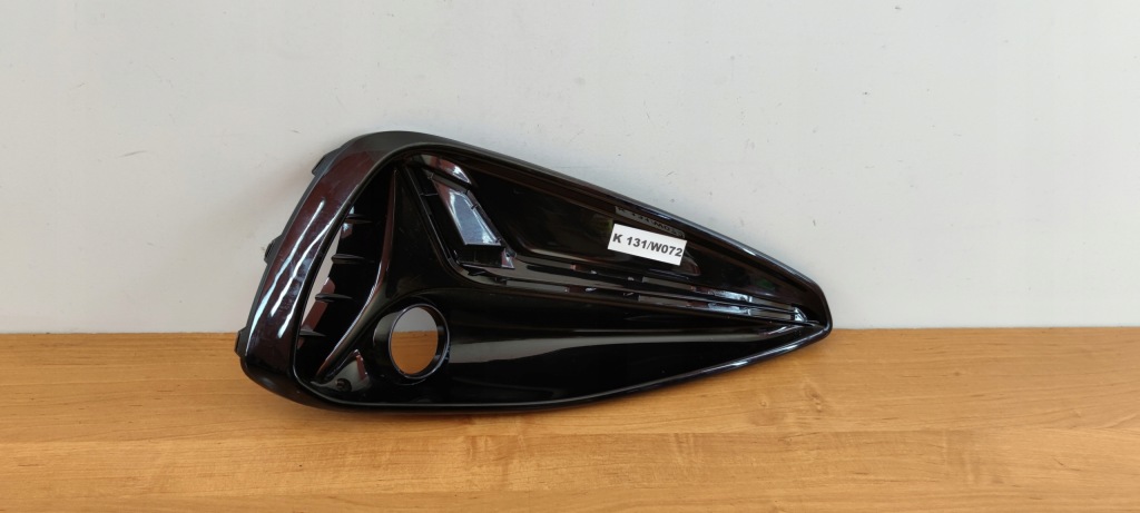 Купить Правая решётка бампера рамка hyundai i30 2018 год