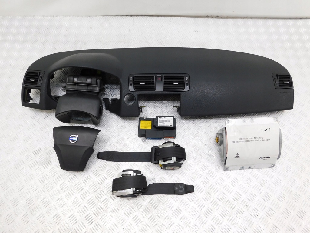 фото №1, Панель приладів + 2x подушка 2x pas датчик - volvo c70 ii 06-13 cabrio