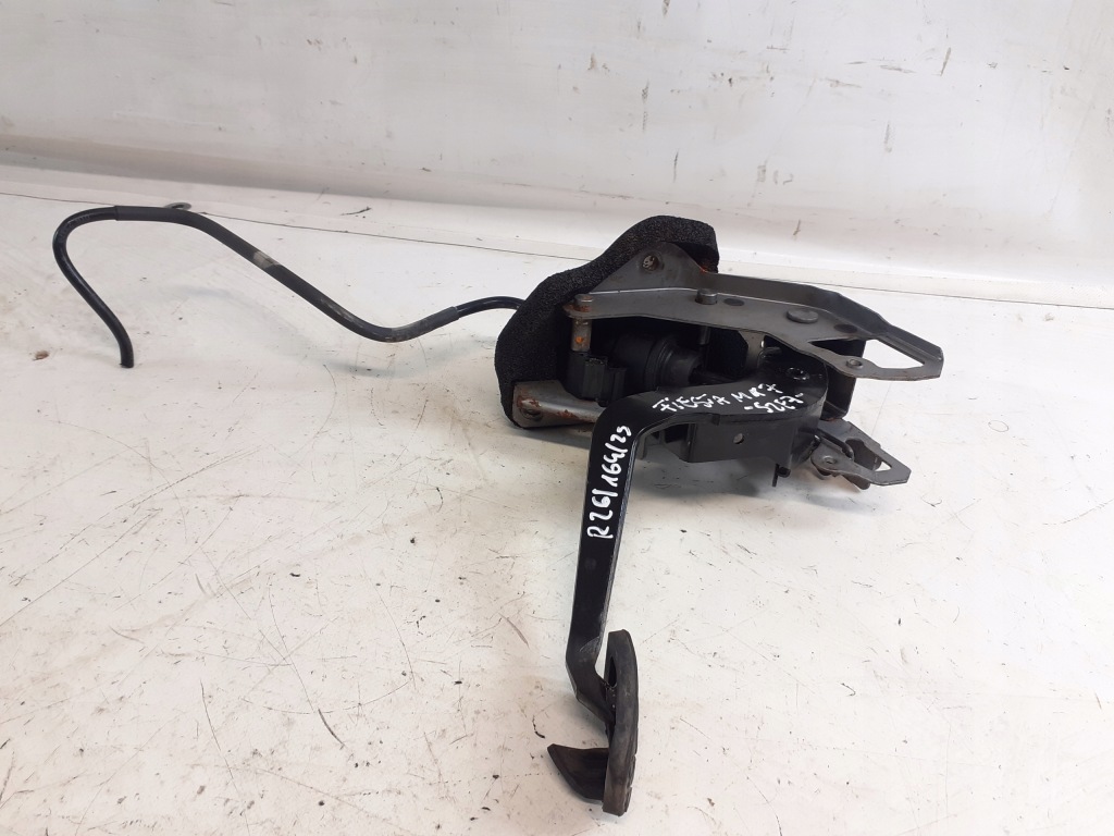 фото №1, Ford fiesta mk7 механическая коробка передач педаль тормоза