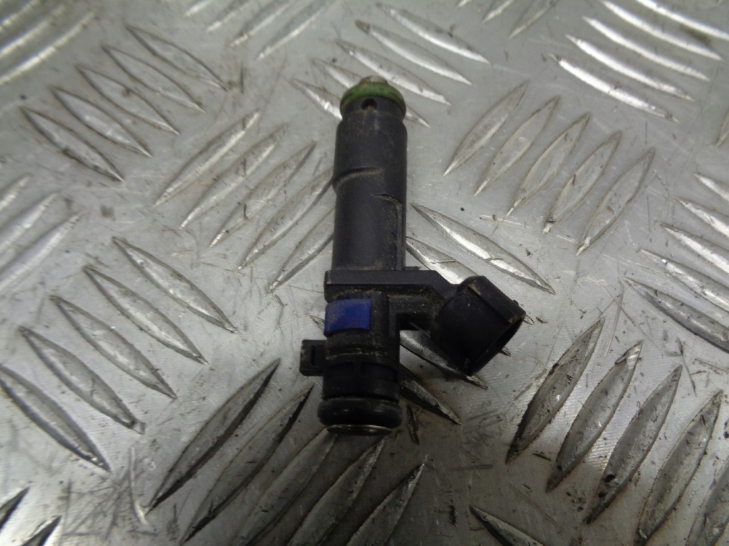 фото №1, Инжектор форсунка renault twingo ii 1.2 8v 8200885283