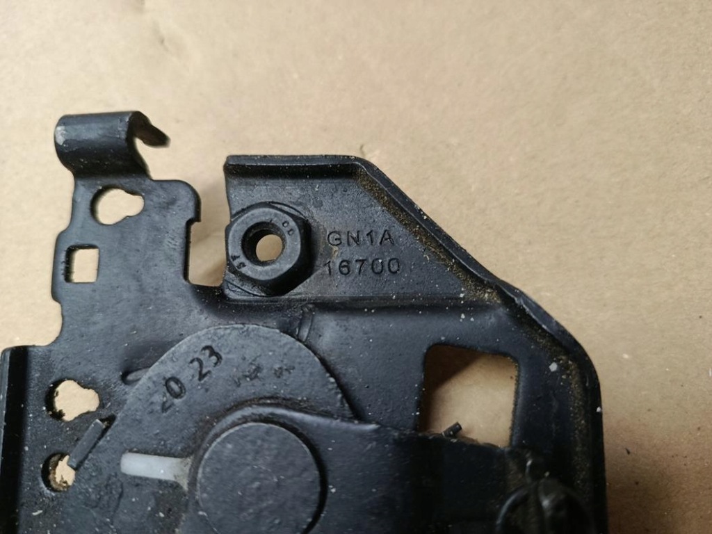 фото №3, Ford ecosport 2017 - замок капот оригинальный номер идеальное состояние