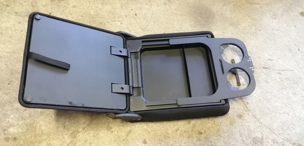 фото №3, Alfa romeo giulietta подлокотник бардачок