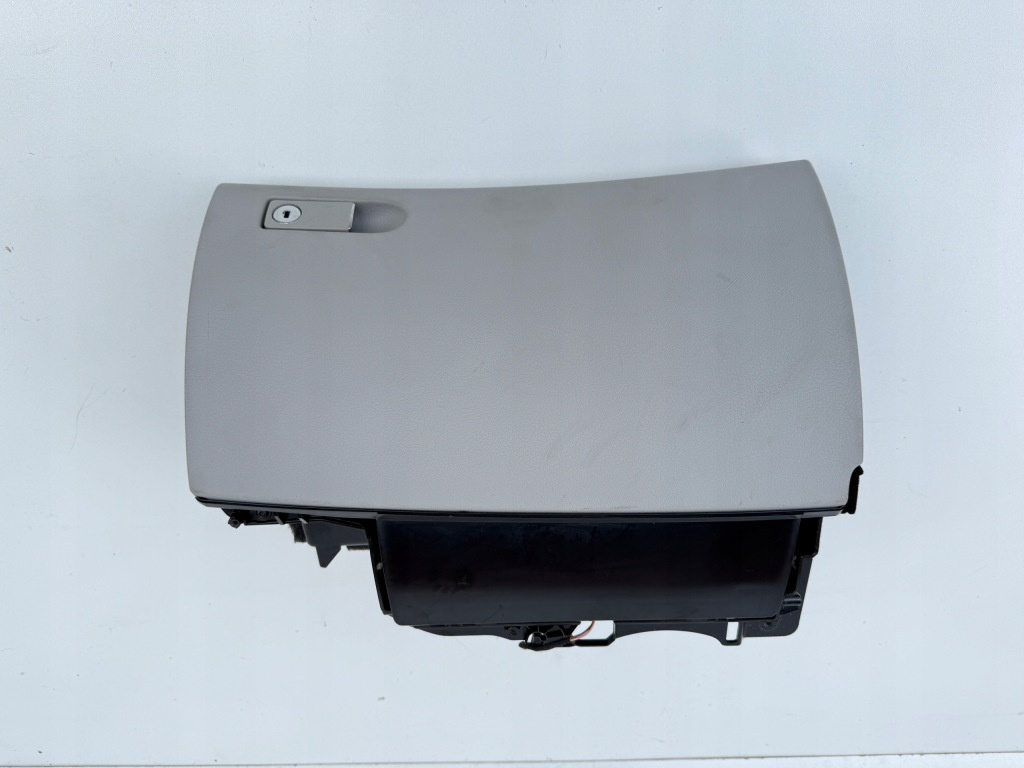 Купити Бардачок пасажира під  консоль mercedes w204 рестайлінг