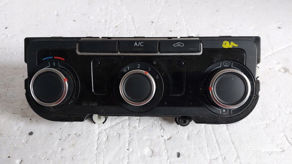 фото №1, Vw golf 6 панель обдув кондиціонера 5hb011292