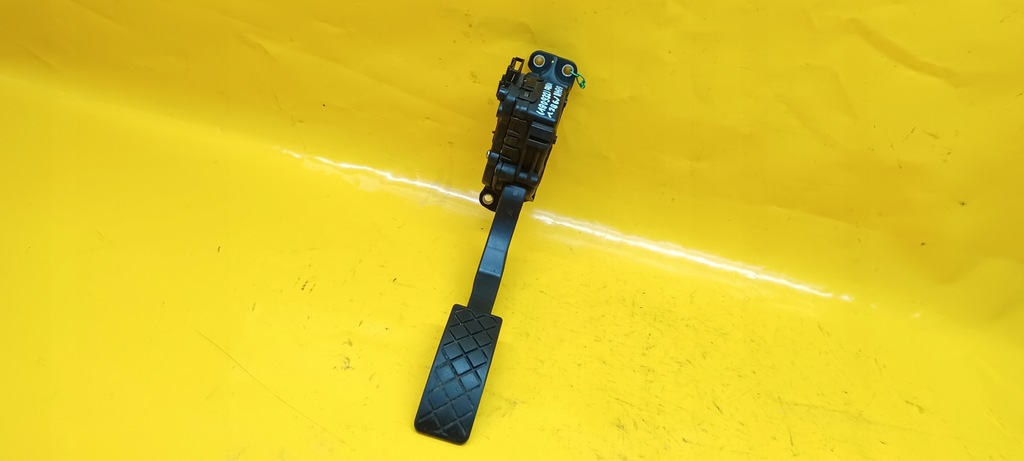 фото №9, Потенциометр газа fabia i 1,2b 6q1721503c