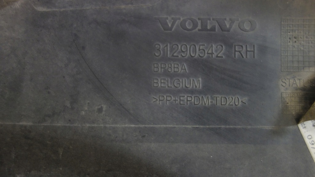 фото №3, Volvo xc40 17- молдинг порог правая порог