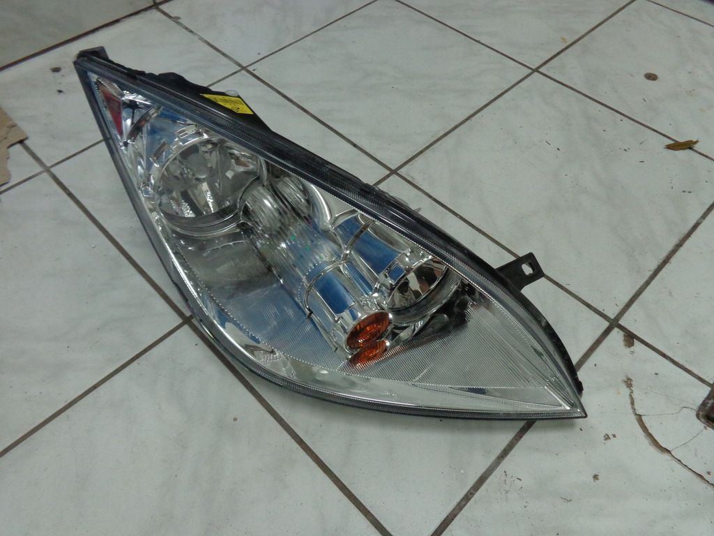 фото №1, Colt 2004-2008 лампа правая nowa оригинал europa