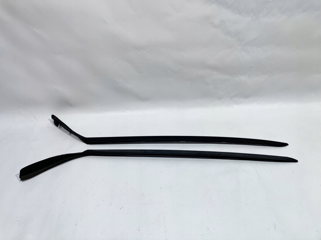 фото №1, Молдинг стекло лобовое volvo оригинальный номер 31469401