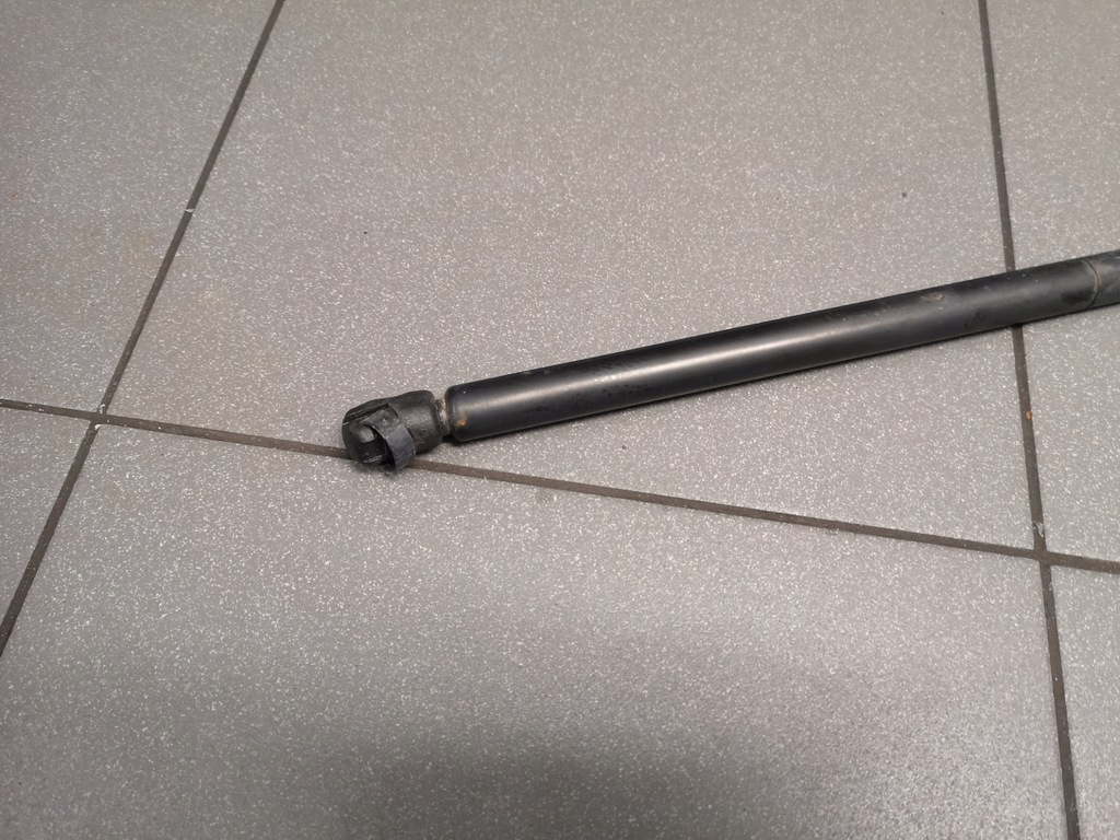 фото №5, Привод капот audi a3 8l lift 8l0823359