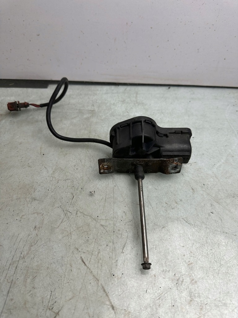 фото №5, Volvo 850 моторчик дворник лампы левый перед