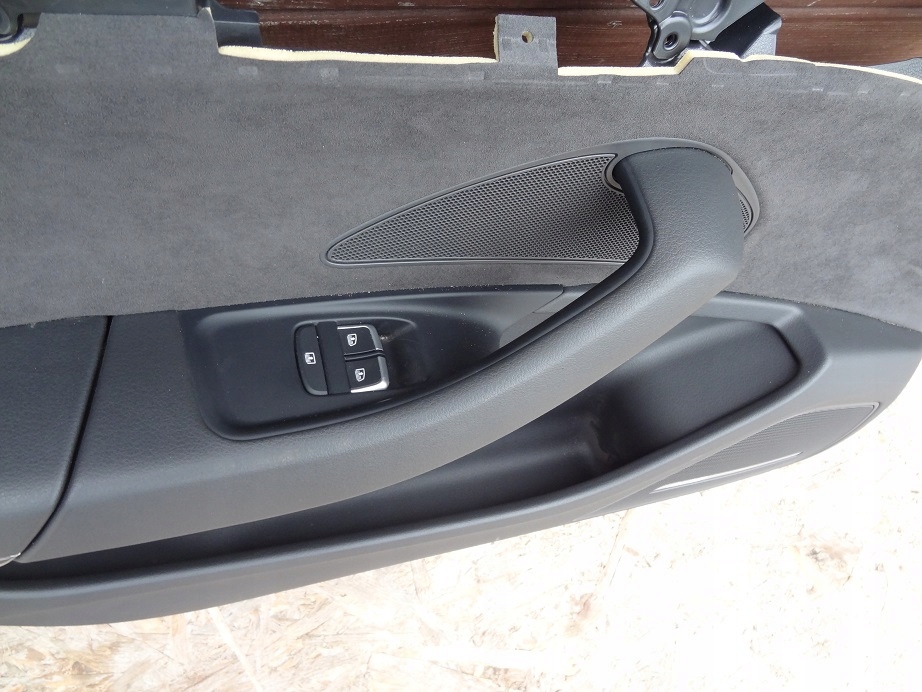Оббивка двері алькантара  bose audi a8 d4 long 4h4 Зі Шроту