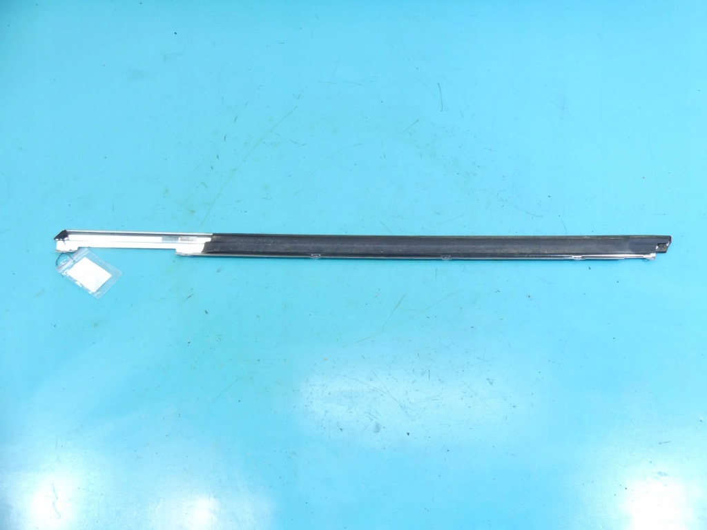 фото №3, Молдинг двері скло правий перед panamera 970