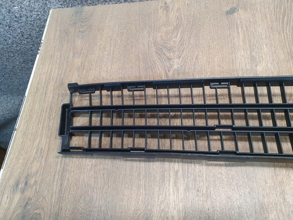 фото №9, Renault laguna 3 решётка средняя бампера перед