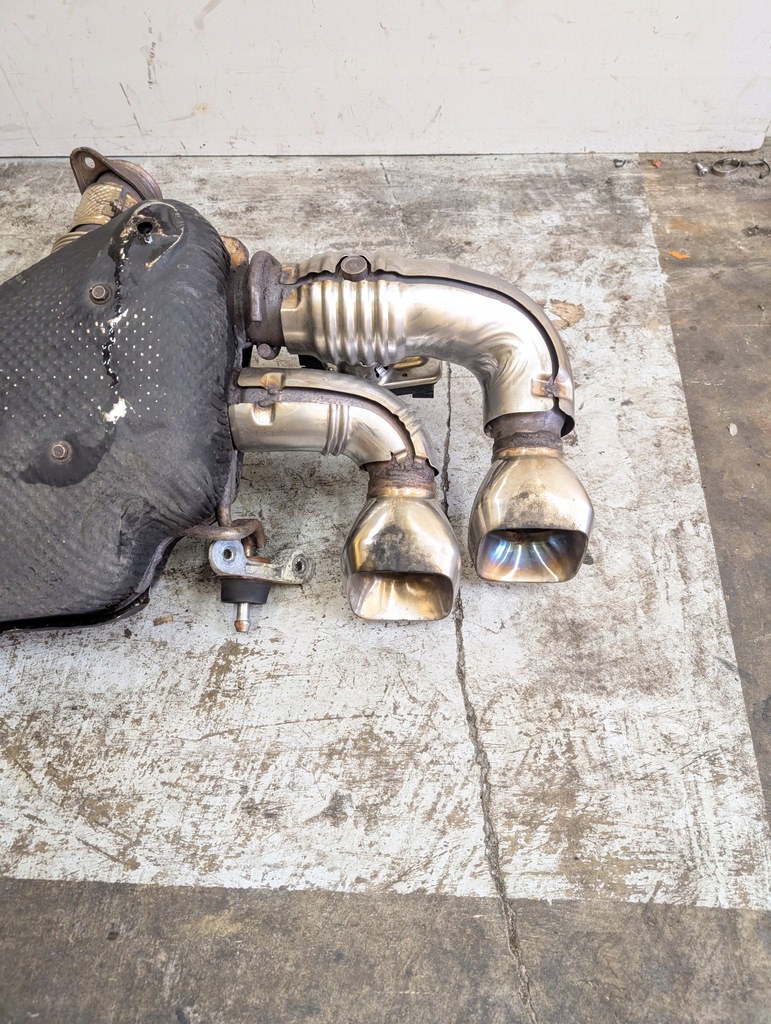 фото №7, Chevrolet corvette c8 2020+ выхлоп гаситель полный