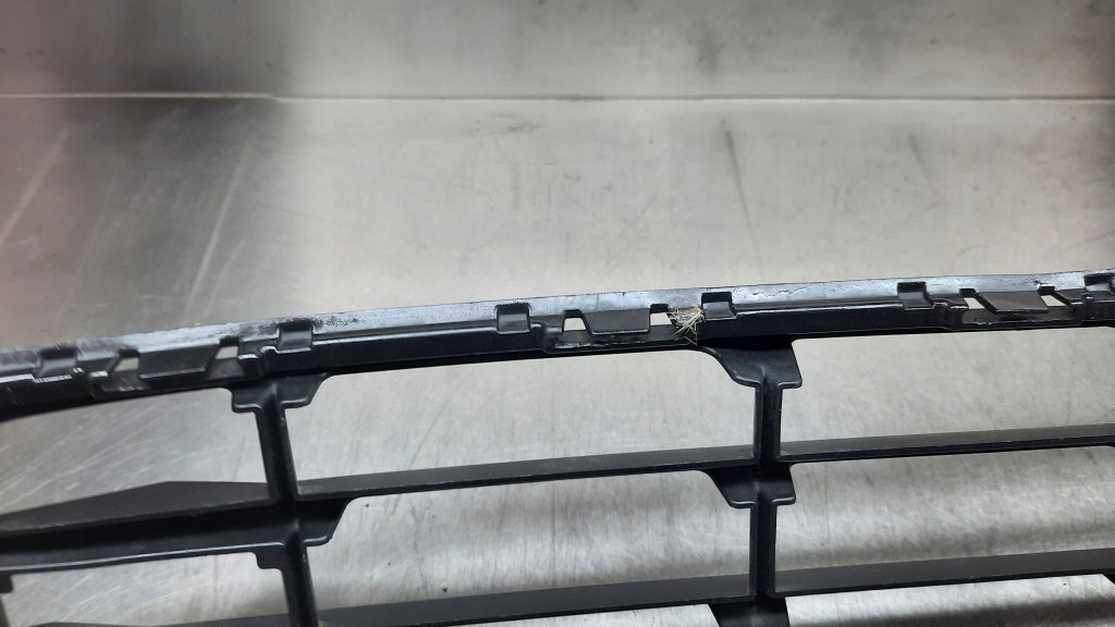 фото №16, Решітка бампера перед 31425175 volvo xc60 ii