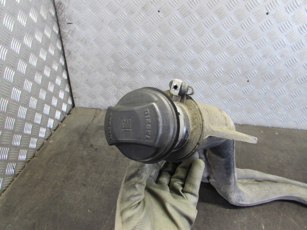 Заливная горловина топлива труба opel zafira b 05-14r 13159945 , 551020308 Доставка