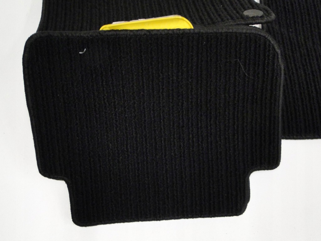 фото №7, Mercedes коврики велюровые обшивка комплект clk 209 c209 coupe w209