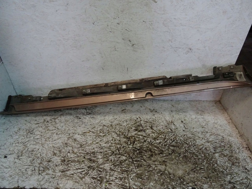 фото №1, Volvo v40 12r молдинг порог левая 708-46