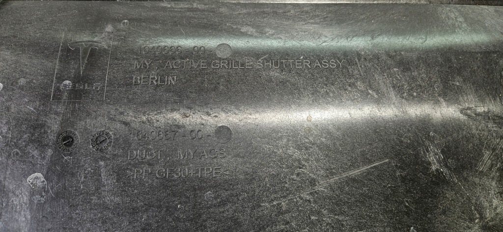 Повітропровід повітря впуск шторка жалюзі tesla model y 2020- Ціна