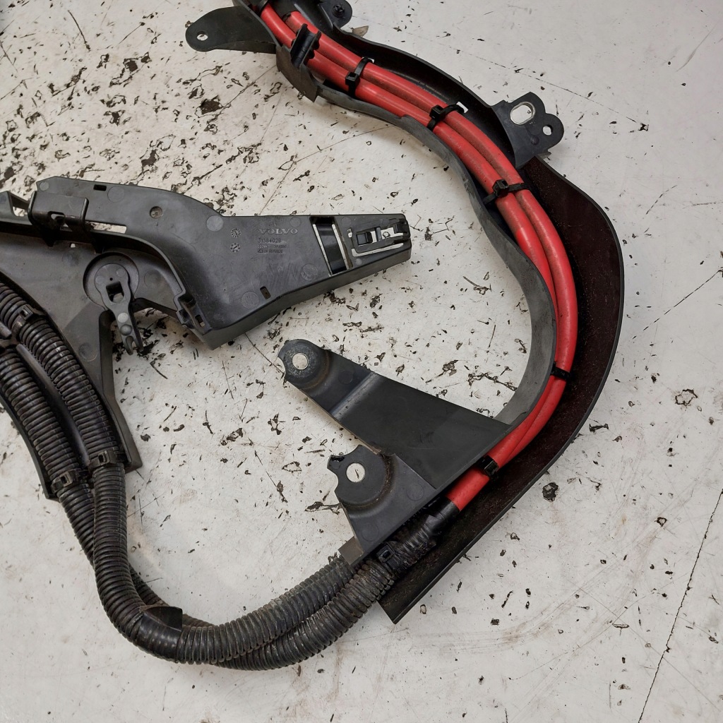 Купить Volvo v40 2 2,0d провода клемма аккумулятор 31409547 31376093-ad