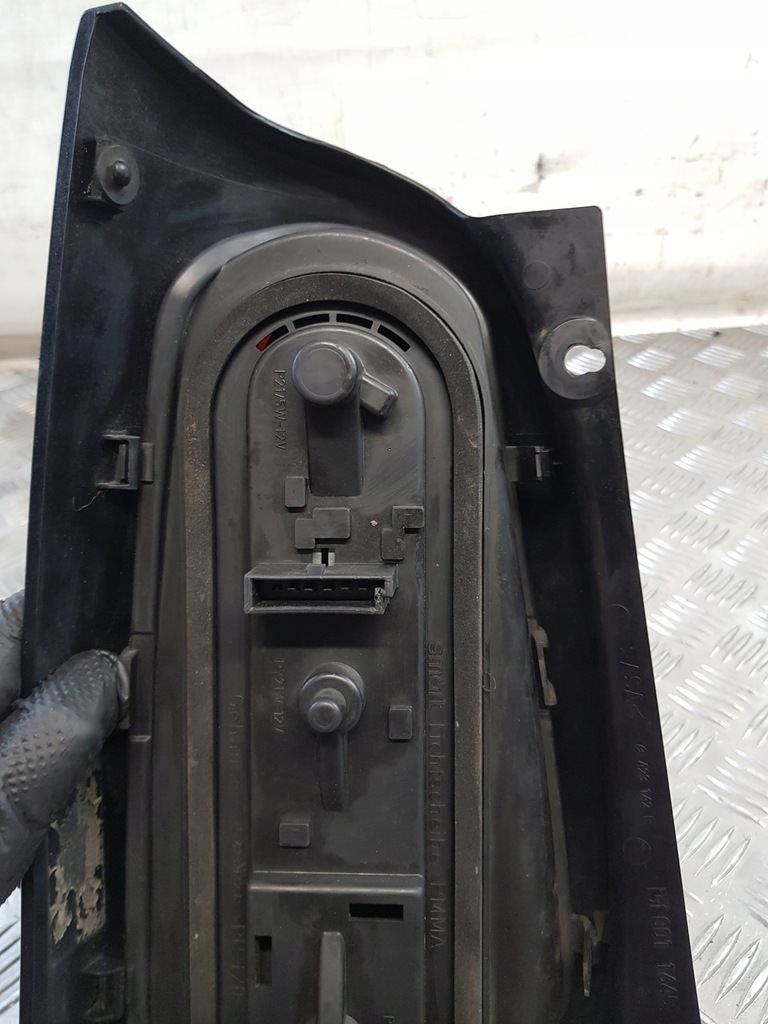 фото №13, Лампа права задня 423132r + захист лампи 423142r smart fortwo i 02r- europa