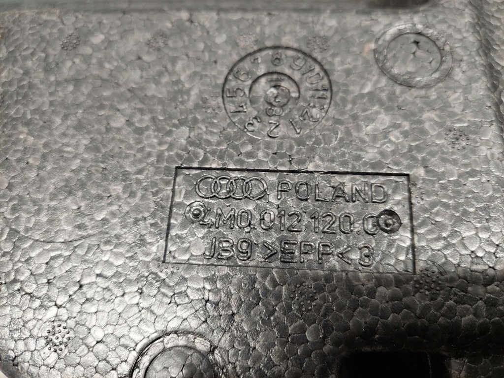 фото №6, Audi q7 4m 2019 с задний коробка инструментальный