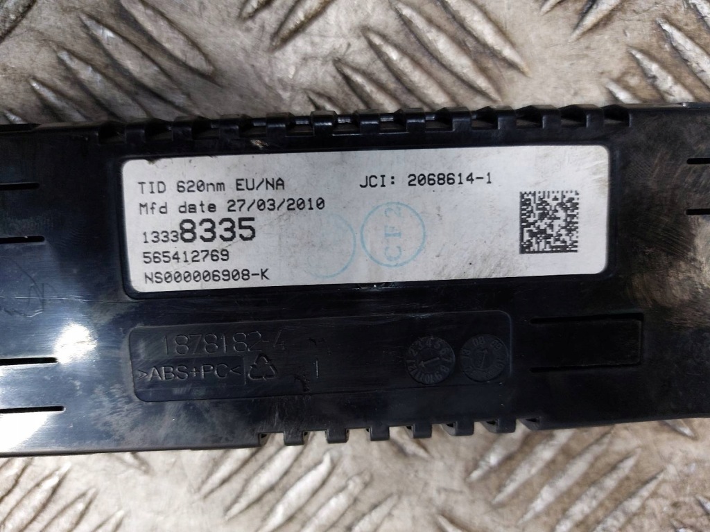 Радио проигрыватель + панель обдув + рамка opel astra j 13332702 Киев