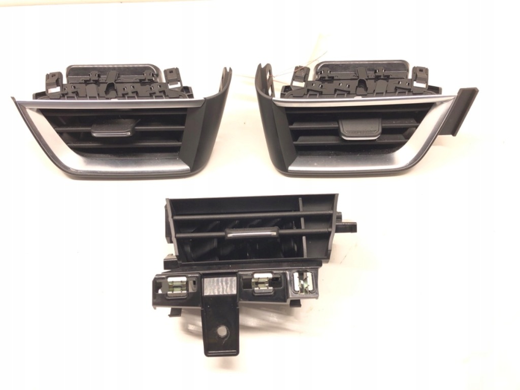 фото №1, Решётка обдув перед renault clio v 687608207r хэтчбек