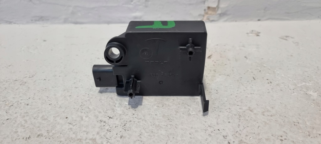 фото №4, Радар датчик задняя tesla model 3 model y