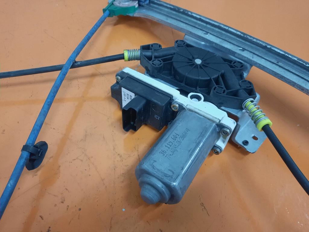 фото №7, Citroen c2 1.4 hdi 03-08 подъемник стекло перед правый 9641241280