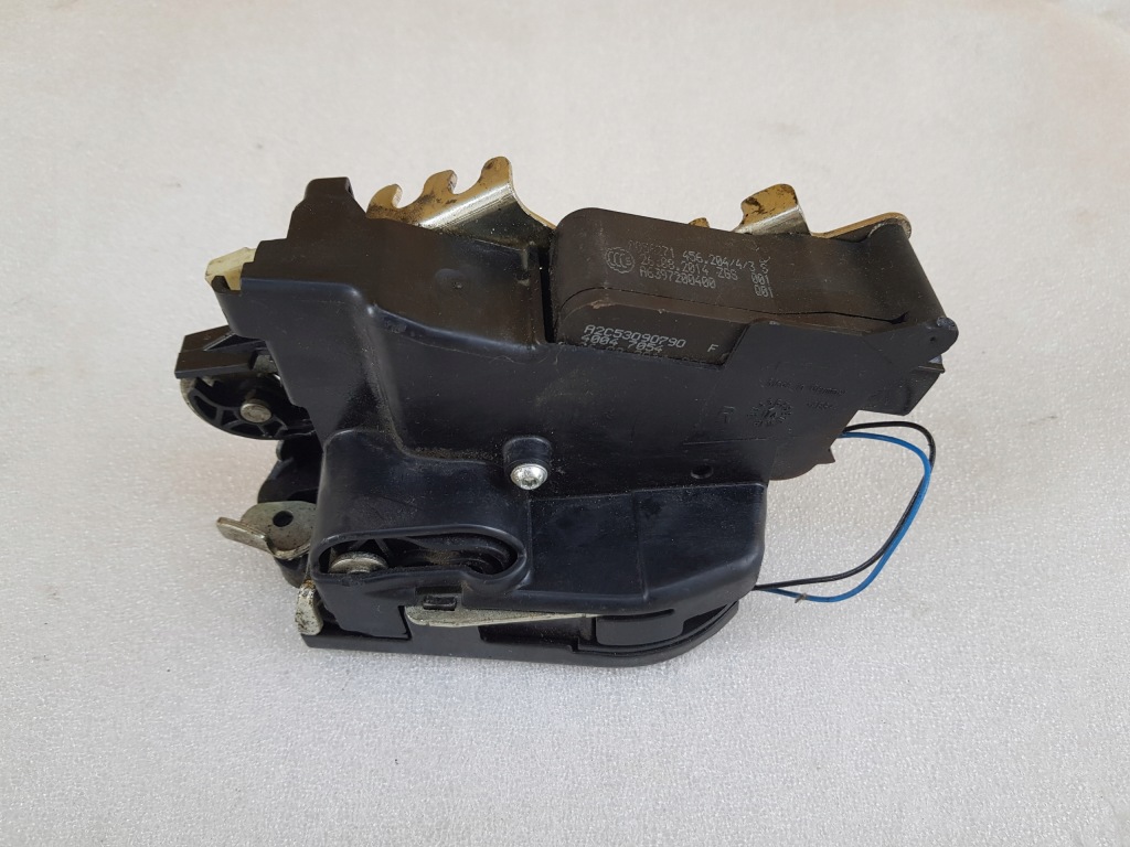 фото №1, Mercedes w639 замок правый перед a6397200400