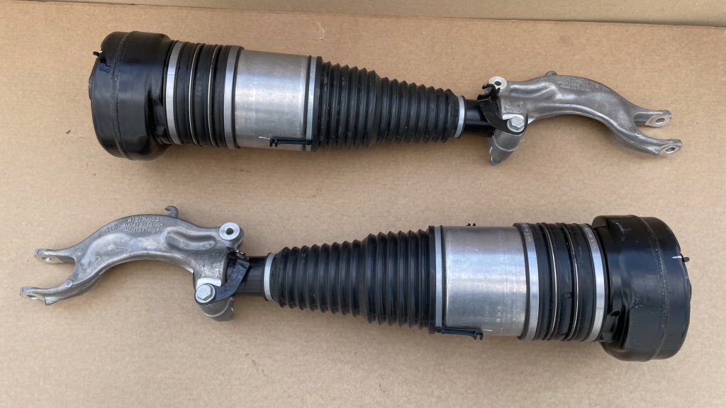 фото №1, Амортизатор перед 4m0616039bd audi q7 q8 оригинал 2024 r 1300 km пробег