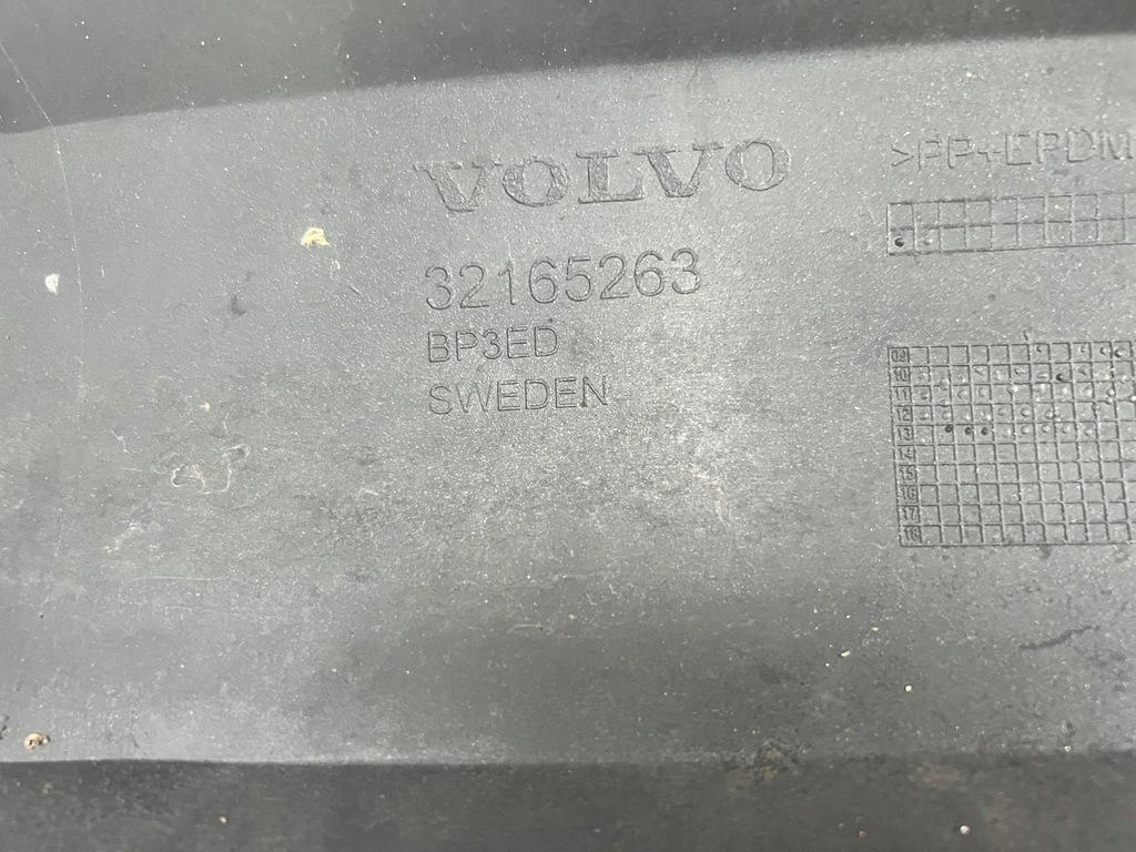 фото №15, Volvo v60 i 2010 - 2018 бампер задняя 4 x pdc 32165263