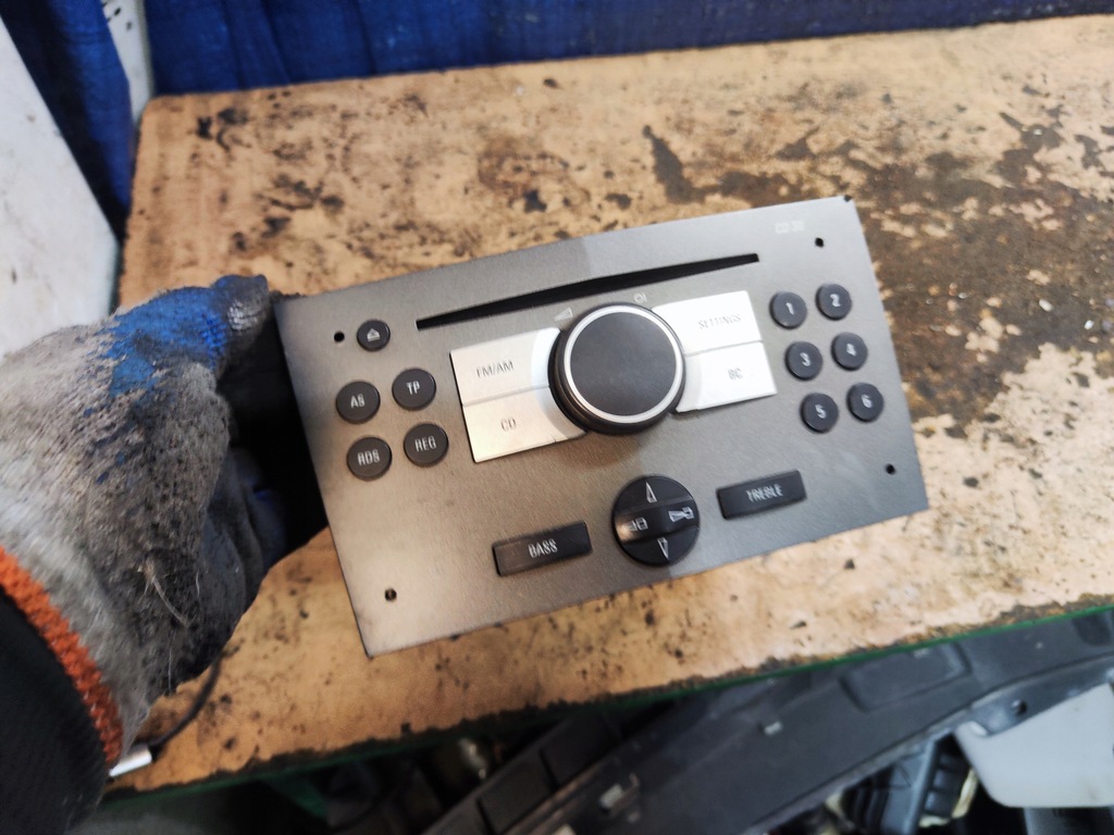 фото №1, Opel astra h радио cd заводской