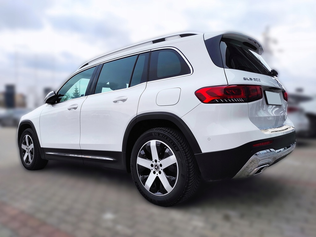 фото №8, Mercedes glb x247 2019- накладка na бампер