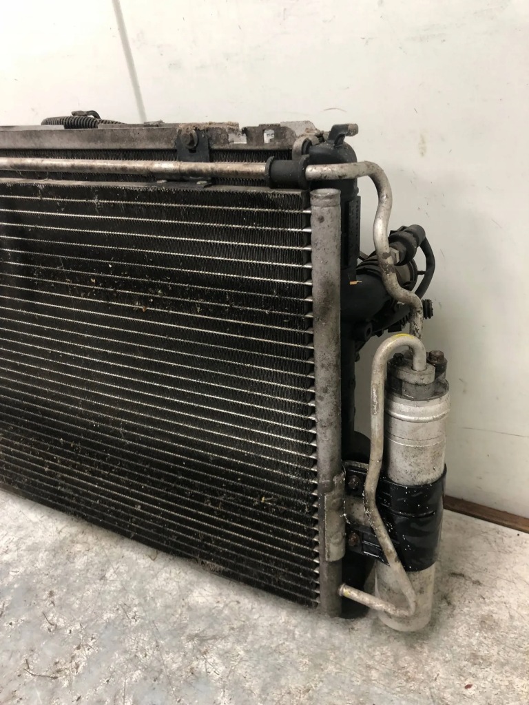 Радіатор вентилятор renault clio 2 1.4 8v 7700414103d Зі Шроту