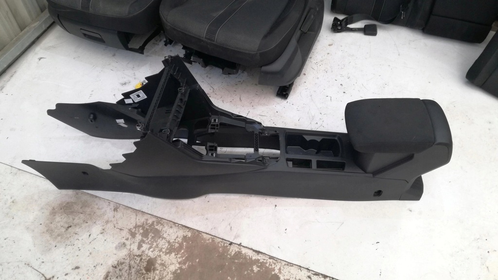 фото №9, Vw t-roc сидіння сидіння заднє сидіння оббивка тунель