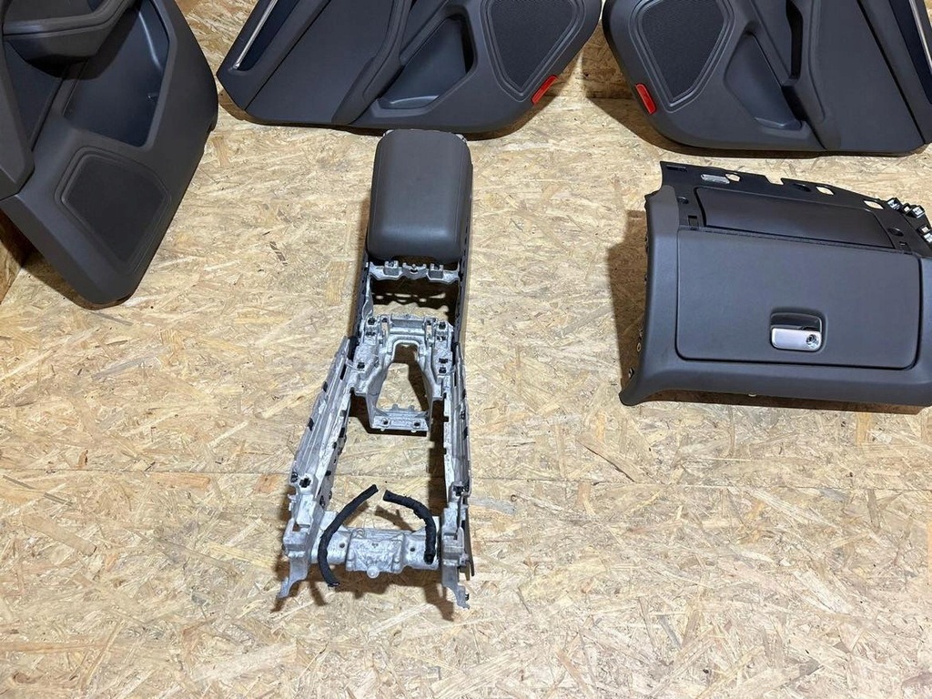 фото №15, Porsche macan lift середина салон сидіння заднє сидіння обшивки шкіра