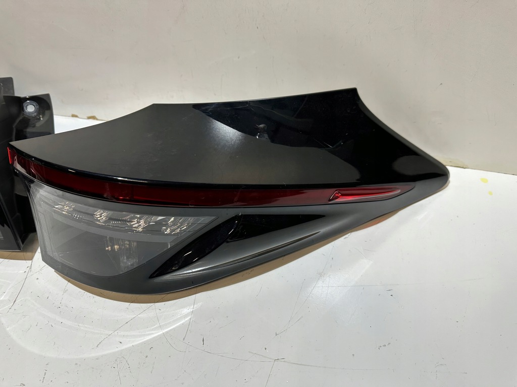 фото №6, Toyota yaris cross лампа задняя левая 81560-0de20