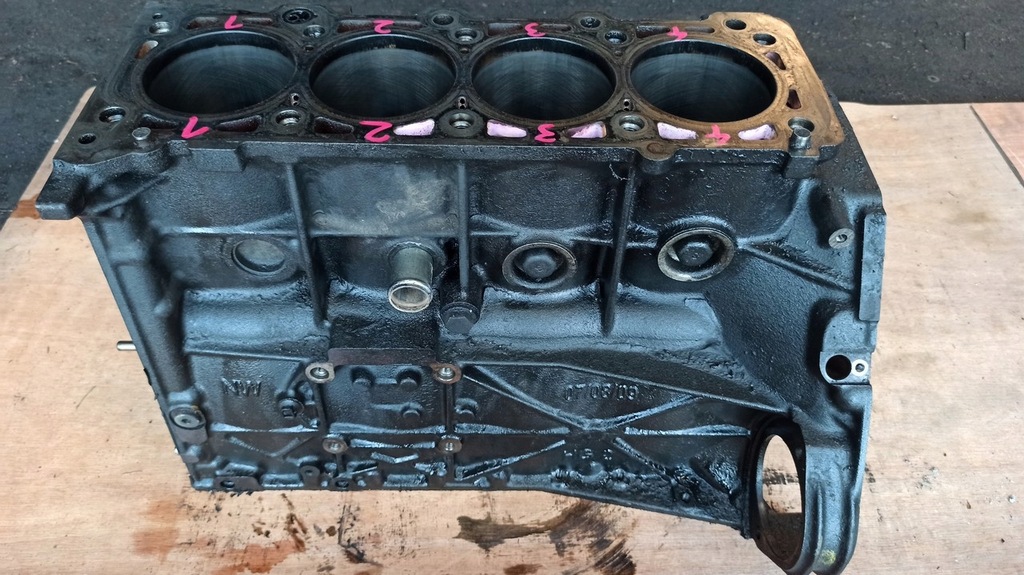 фото №1, Блок двигателя 2.2 cdi sprinter 906 639 r646 biturbo