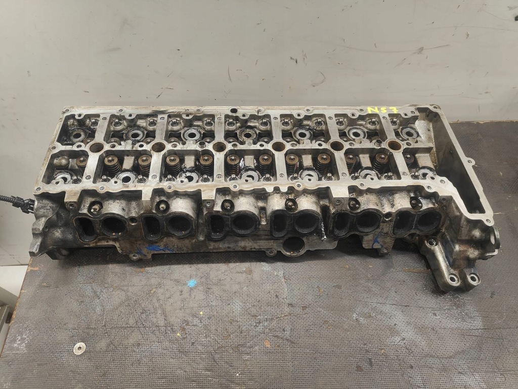 фото №1, Bmw x5 e70 x6 e71 3.0d n57d30a головка комплектная + валы 7800003