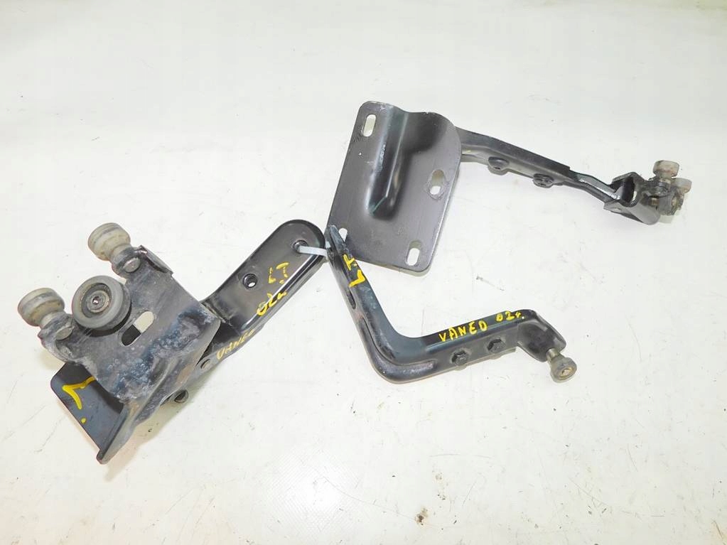 фото №6, Mercedes vaneo ролик направляющая дверь левый задняя