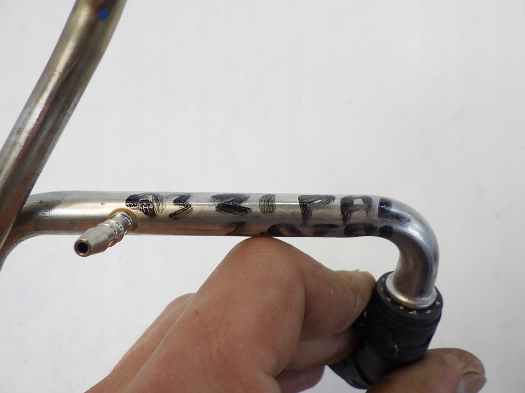 фото №4, Audi q3 83a f3 труба wąż шланг пального 05l201360g