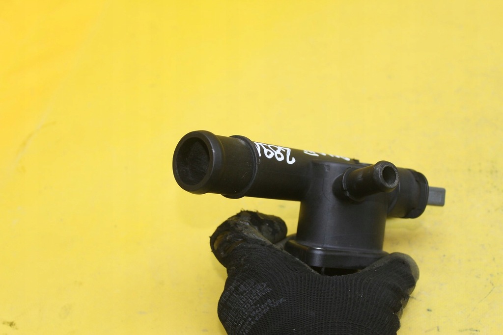 фото №7, Корпус термостата 038121132d polo iv 1.4tdi